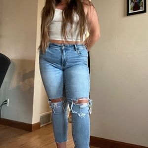 American Eagle light wash skinny jeans